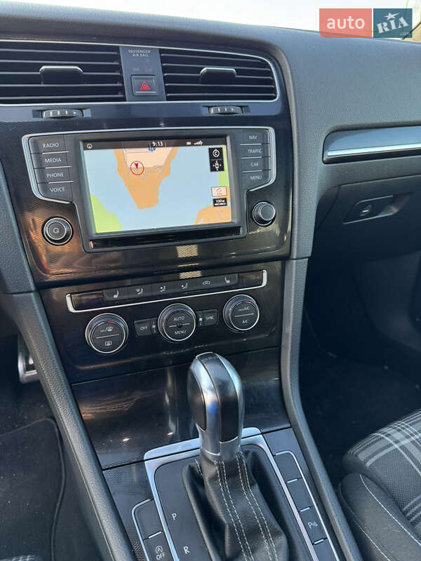 Универсал Volkswagen Golf 2015 в Киеве
