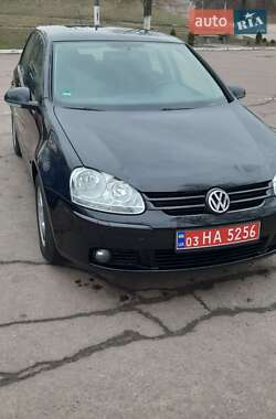 Хетчбек Volkswagen Golf 2006 в Чернігові