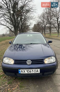 Хэтчбек Volkswagen Golf 2001 в Слобожанском