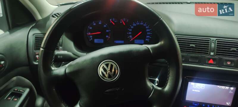 Хэтчбек Volkswagen Golf 1999 в Львове