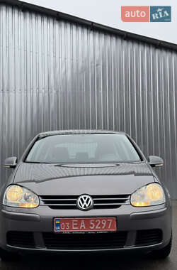 Хетчбек Volkswagen Golf 2005 в Березані