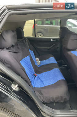 Хэтчбек Volkswagen Golf 1998 в 