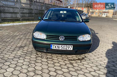 Хэтчбек Volkswagen Golf 2001 в Костополе