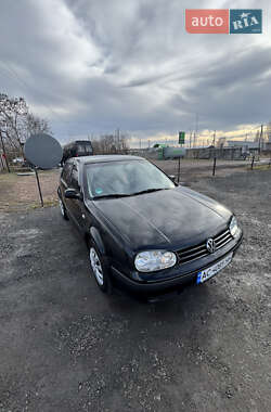 Хетчбек Volkswagen Golf 2001 в Нововолинську