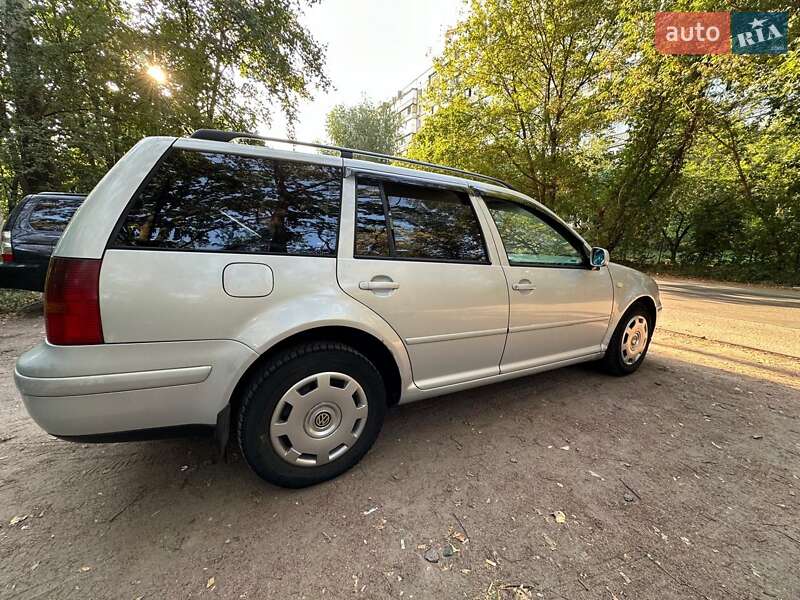 Універсал Volkswagen Golf 1999 в Києві