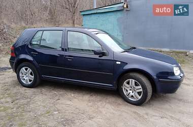 Хэтчбек Volkswagen Golf 2001 в Кременчуге