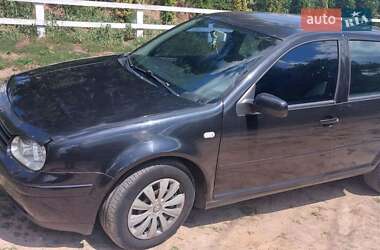 Хэтчбек Volkswagen Golf 2001 в 