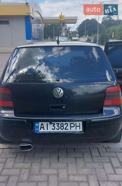 Хэтчбек Volkswagen Golf 2001 в 
