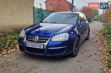 Хетчбек Volkswagen Golf 2004 в Мукачевому