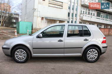 Хетчбек Volkswagen Golf 2003 в Трускавці