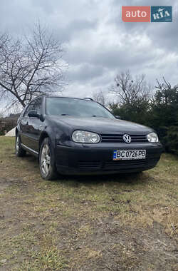 Универсал Volkswagen Golf 2002 в Бобрке