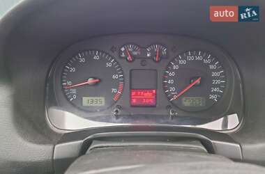 Хэтчбек Volkswagen Golf 2003 в Великих Мостах