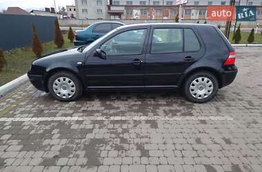 Хэтчбек Volkswagen Golf 2003 в Великих Мостах