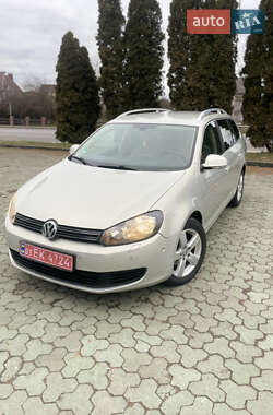 Универсал Volkswagen Golf 2010 в Дубно