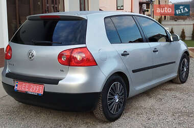 Хэтчбек Volkswagen Golf 2005 в Бучаче