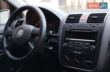 Хэтчбек Volkswagen Golf 2005 в Бучаче