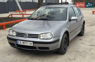 Хетчбек Volkswagen Golf 2001 в Умані