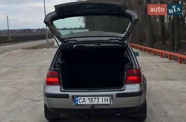 Хетчбек Volkswagen Golf 2001 в Умані