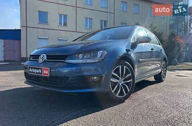 Хэтчбек Volkswagen Golf 2016 в Запорожье