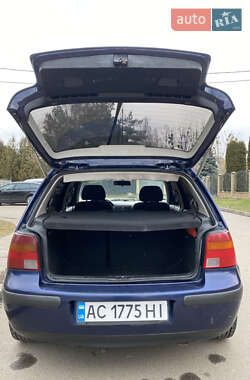 Хетчбек Volkswagen Golf 2002 в Луцьку