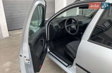 Універсал Volkswagen Golf 2000 в 