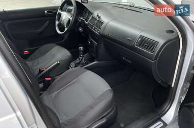 Універсал Volkswagen Golf 2000 в 