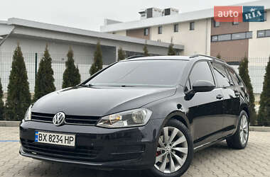 Універсал Volkswagen Golf 2014 в Чернівцях