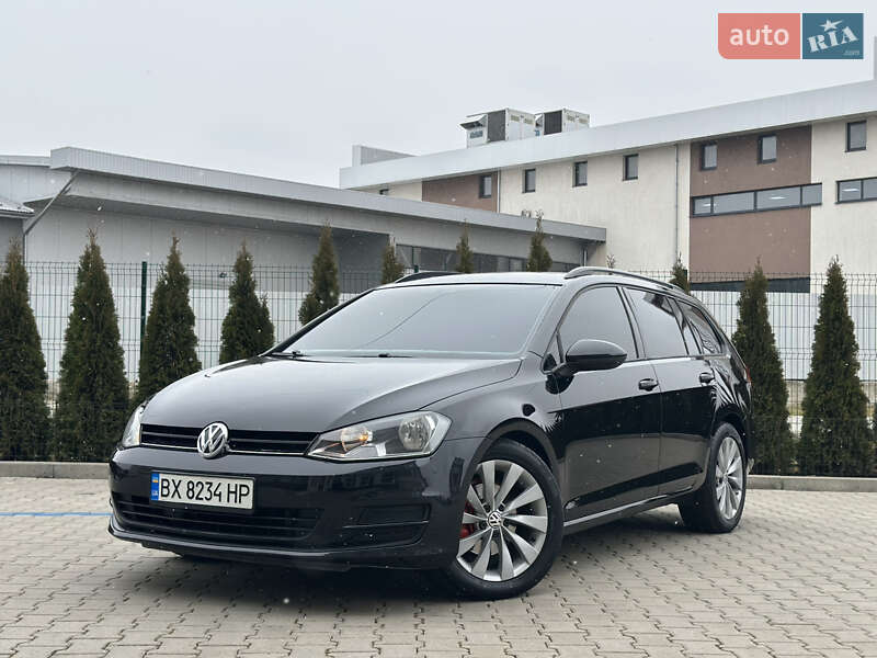 Універсал Volkswagen Golf 2014 в Чернівцях