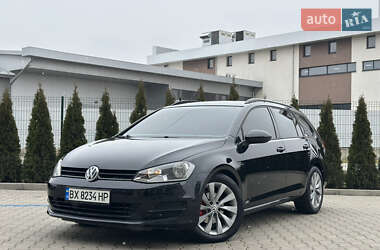 Універсал Volkswagen Golf 2014 в Чернівцях