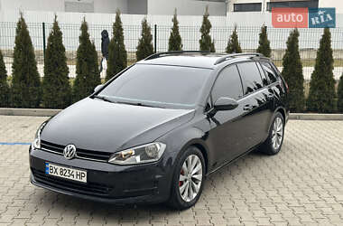 Універсал Volkswagen Golf 2014 в Чернівцях