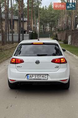 Хэтчбек Volkswagen Golf 2014 в Киеве