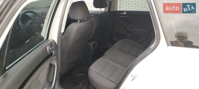 Универсал Volkswagen Golf 2010 в Киеве
