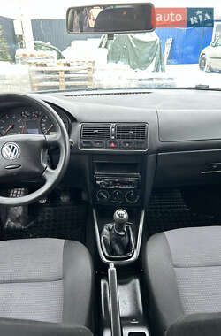 Хетчбек Volkswagen Golf 2002 в Ладижині