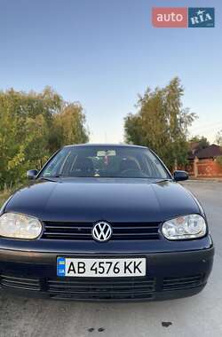 Хетчбек Volkswagen Golf 2002 в Ладижині