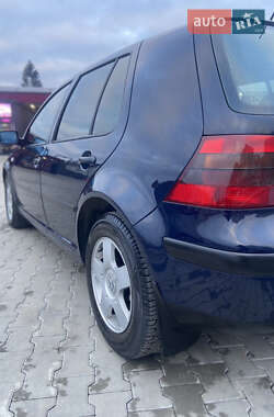 Хэтчбек Volkswagen Golf 2002 в Львове