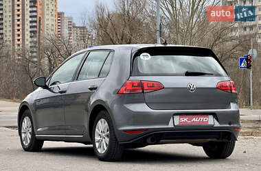 Хетчбек Volkswagen Golf 2015 в Києві