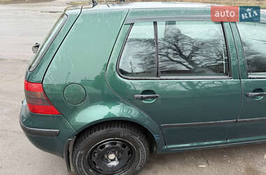 Хетчбек Volkswagen Golf 2002 в Запоріжжі