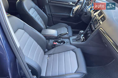 Универсал Volkswagen Golf 2015 в 