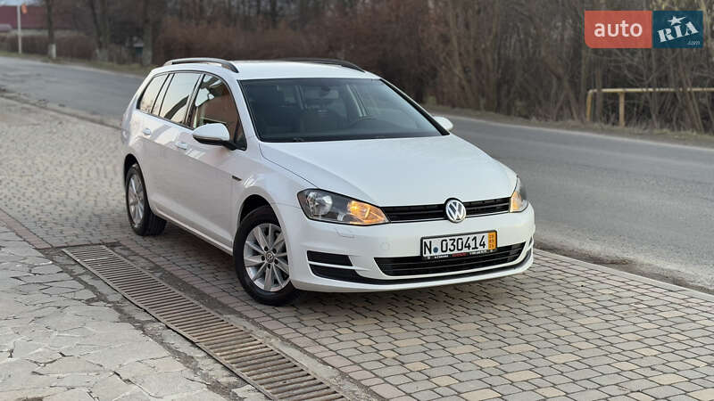 Универсал Volkswagen Golf 2013 в Сваляве