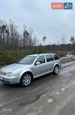 Универсал Volkswagen Golf 2004 в Дубно