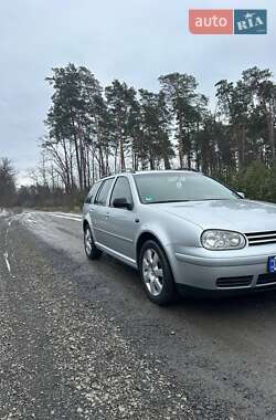 Универсал Volkswagen Golf 2004 в Дубно