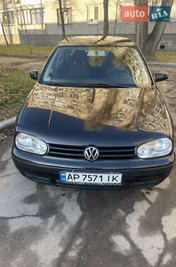 Хетчбек Volkswagen Golf 2001 в Дніпрі