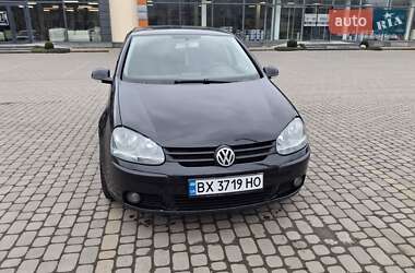 Хетчбек Volkswagen Golf 2004 в Хмельницькому