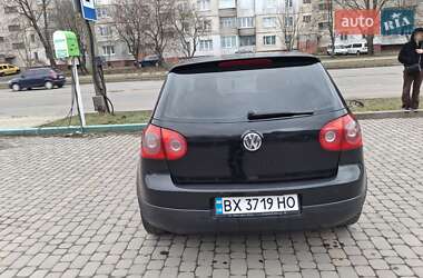 Хетчбек Volkswagen Golf 2004 в Хмельницькому