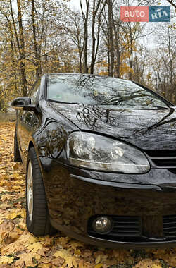 Хетчбек Volkswagen Golf 2009 в 