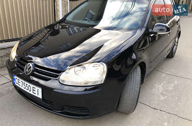 Хэтчбек Volkswagen Golf 2005 в Черновцах