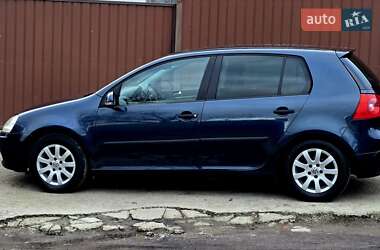 Хэтчбек Volkswagen Golf 2005 в Полтаве