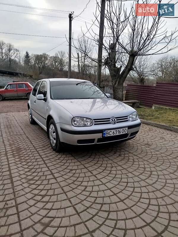Volkswagen Golf 2003