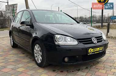 Хетчбек Volkswagen Golf 2004 в Стрию