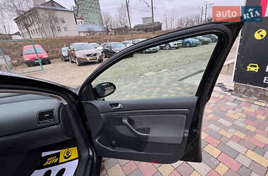 Хэтчбек Volkswagen Golf 2004 в 